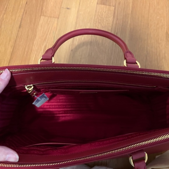 Prada saffiano bag red - Picture 7 of 9